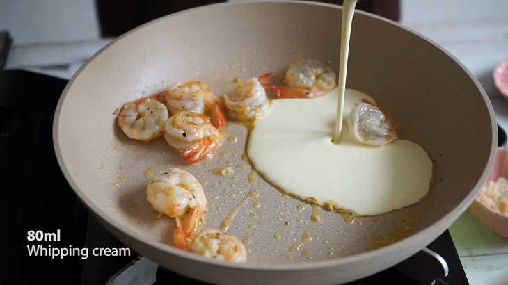 Làm sốt tôm
