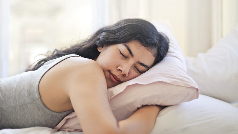 Kê gối cao giúp giảm tình trạng nghẹt mũi