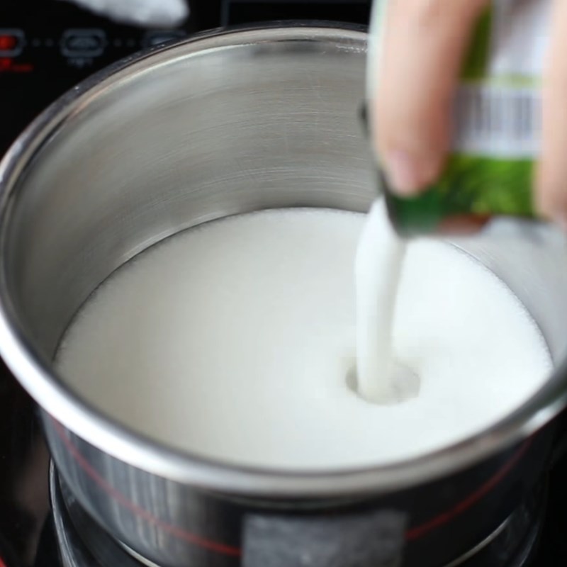 Làm nước cốt dừa